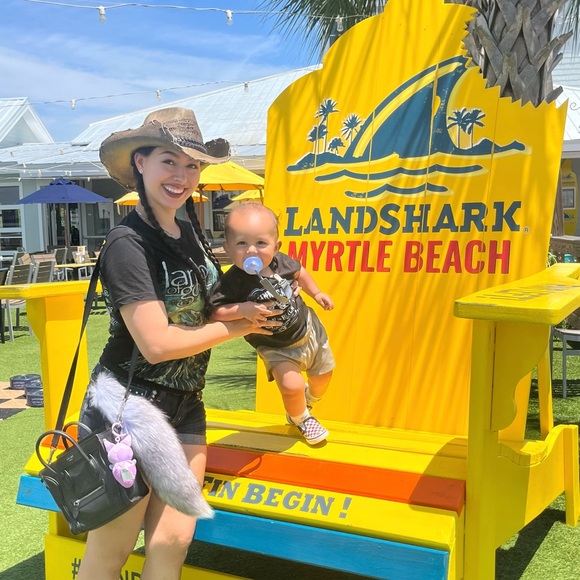 Meet your Posher - Picture 5 of 5